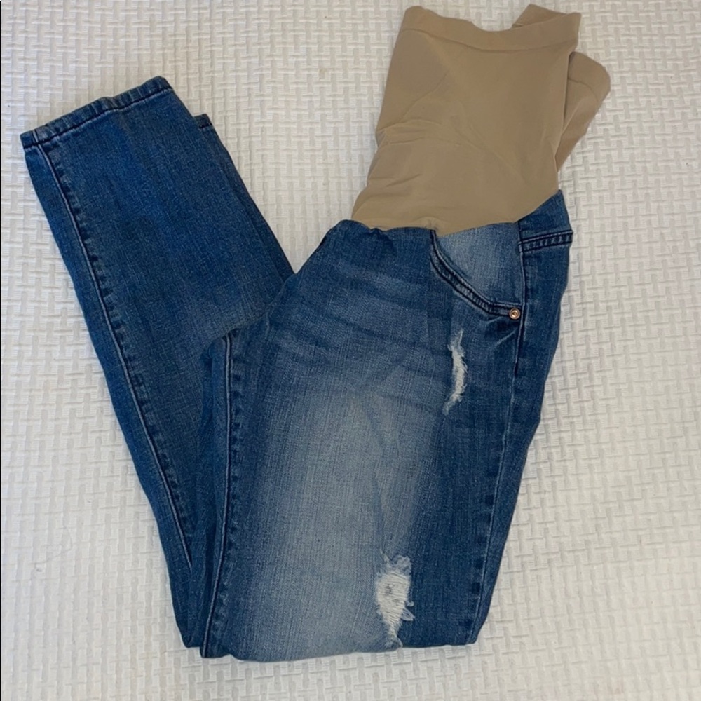 Stretchy maternity jeans